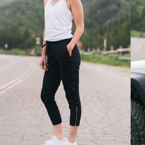Zyia Everyday Zipper Jogger Size M